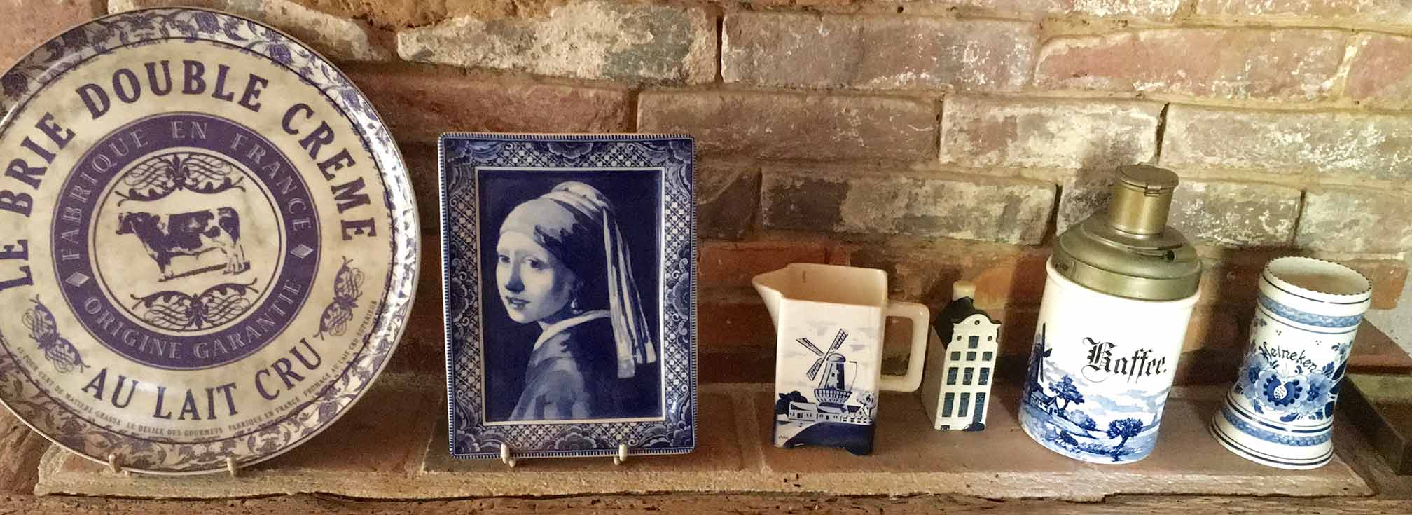 display antique blue & white decorator items